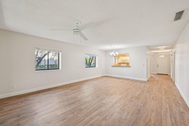 1103 Duncan Circle 104, Palm Beach Gardens, FL 33418