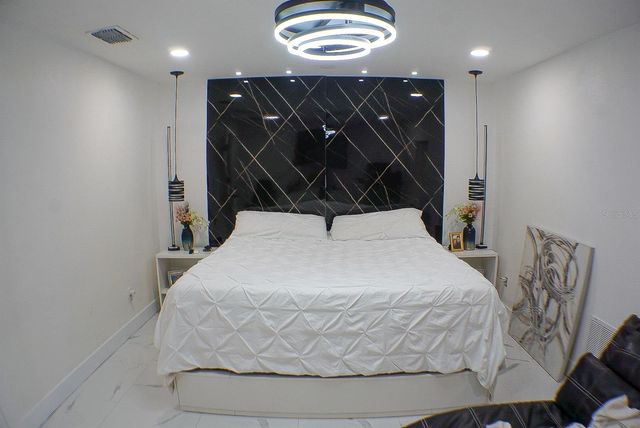 6816 E CREEK DRIVE, Tampa, FL 33615