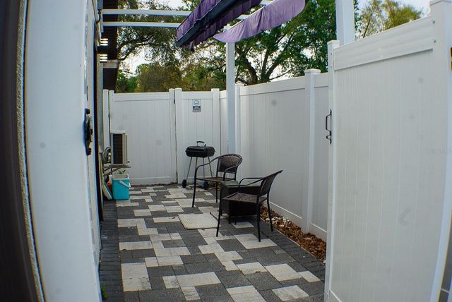 6816 E CREEK DRIVE, Tampa, FL 33615