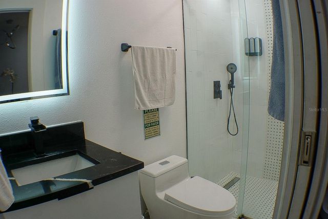 6816 E CREEK DRIVE, Tampa, FL 33615