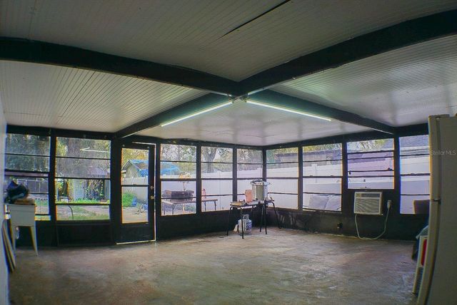 6816 E CREEK DRIVE, Tampa, FL 33615