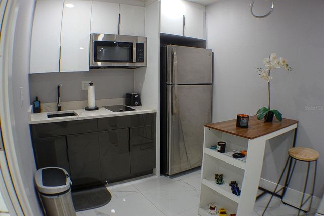 6816 E CREEK DRIVE, Tampa, FL 33615