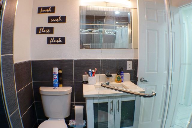 6816 E CREEK DRIVE, Tampa, FL 33615