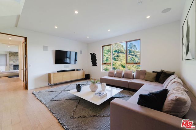 10110 Cielo Drive, Beverly Hills, CA 90210