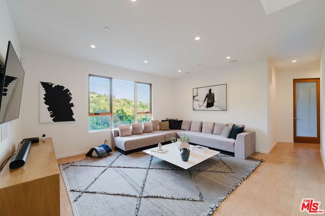 10110 Cielo Drive, Beverly Hills, CA 90210