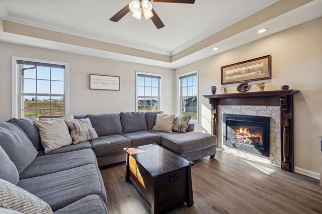 542 Low Country Ct, Clarksville, TN 37042