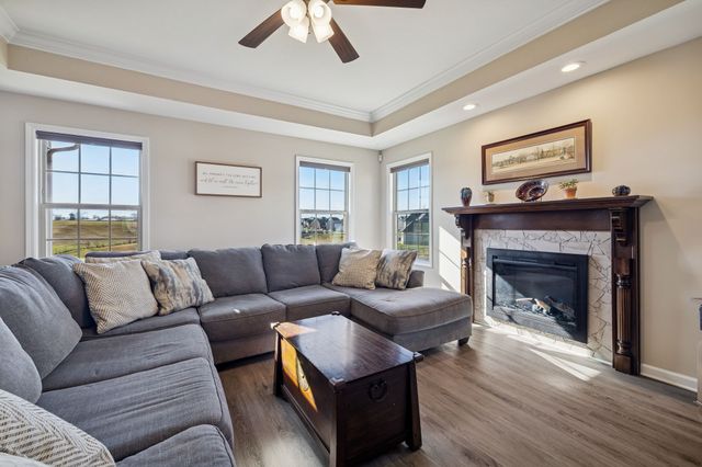 542 Low Country Ct, Clarksville, TN 37042