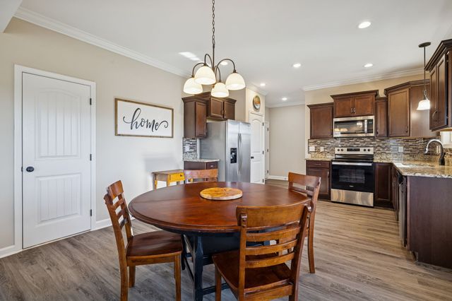 542 Low Country Ct, Clarksville, TN 37042