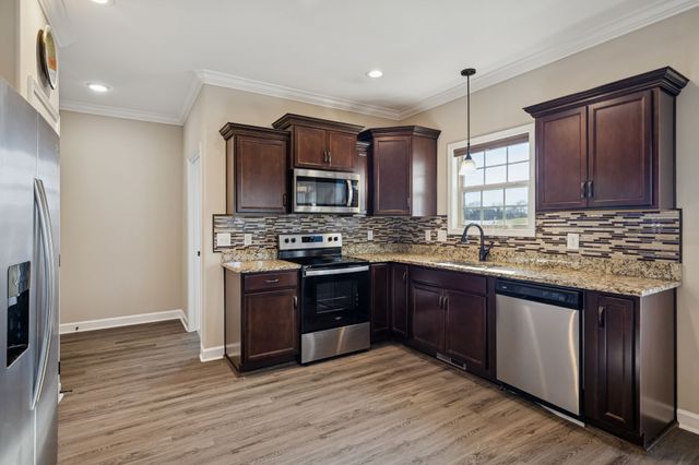 542 Low Country Ct, Clarksville, TN 37042