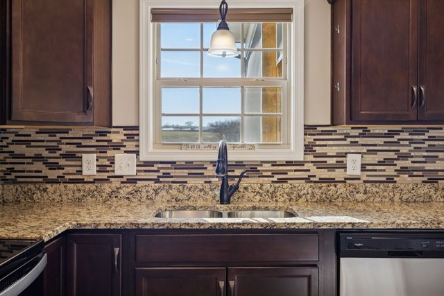 542 Low Country Ct, Clarksville, TN 37042