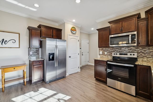 542 Low Country Ct, Clarksville, TN 37042