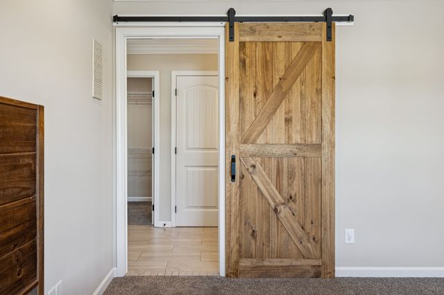 542 Low Country Ct, Clarksville, TN 37042