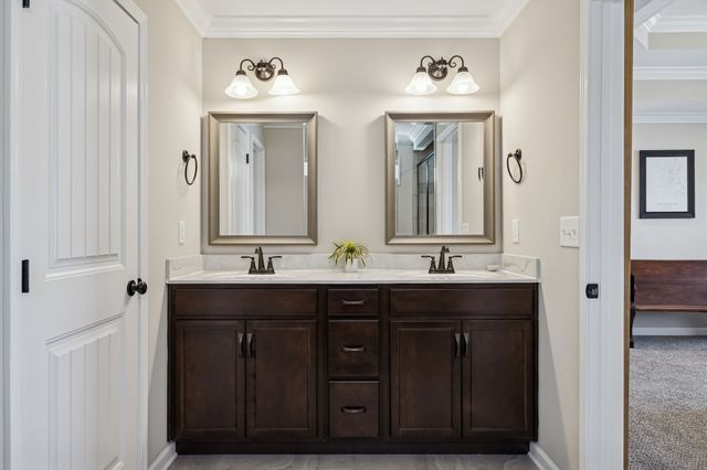 542 Low Country Ct, Clarksville, TN 37042