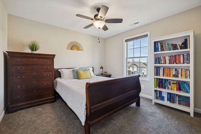 542 Low Country Ct, Clarksville, TN 37042