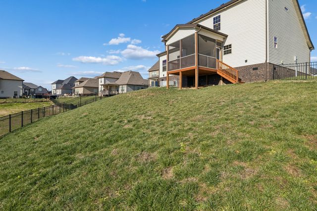 542 Low Country Ct, Clarksville, TN 37042