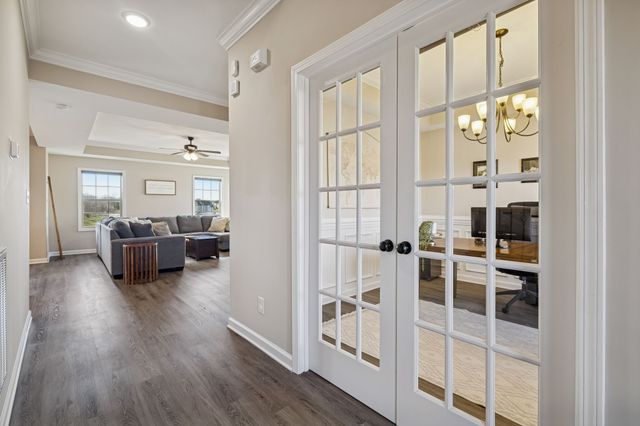 542 Low Country Ct, Clarksville, TN 37042