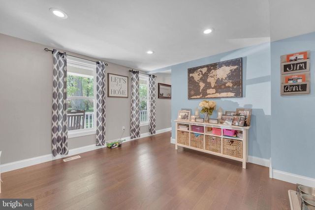 18 COUNTRY CLUB LN, Marlton, NJ 08053