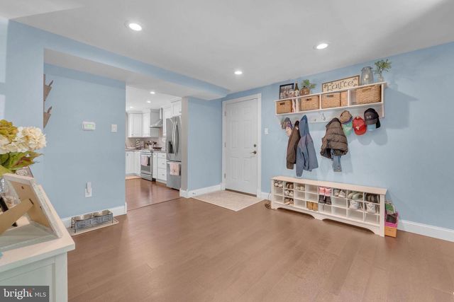 18 COUNTRY CLUB LN, Marlton, NJ 08053