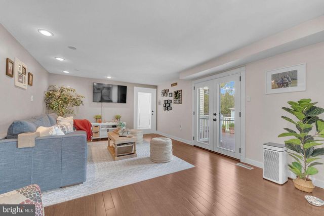 18 COUNTRY CLUB LN, Marlton, NJ 08053