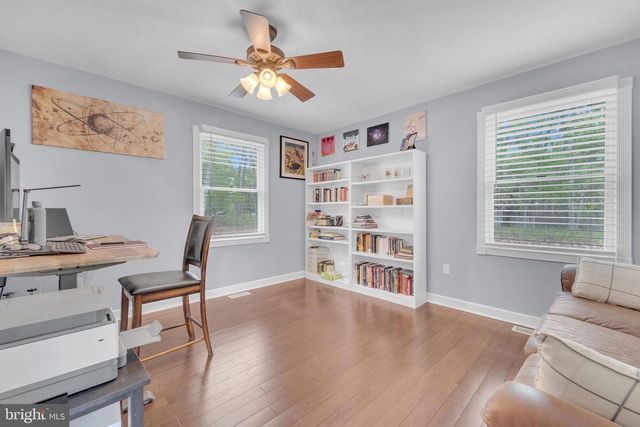 18 COUNTRY CLUB LN, Marlton, NJ 08053