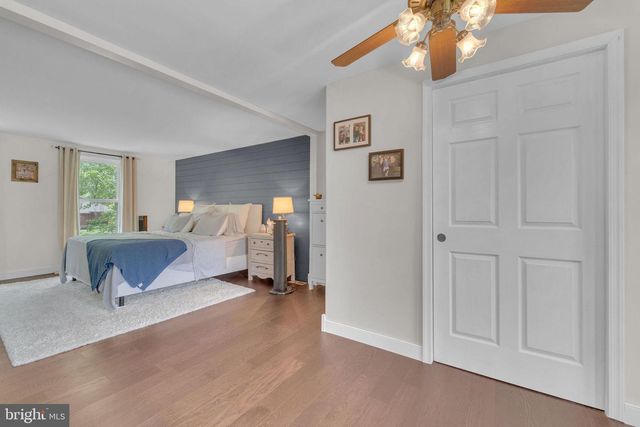 18 COUNTRY CLUB LN, Marlton, NJ 08053