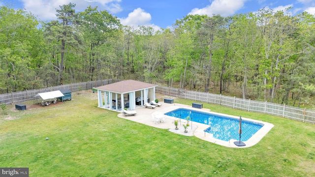 18 COUNTRY CLUB LN, Marlton, NJ 08053