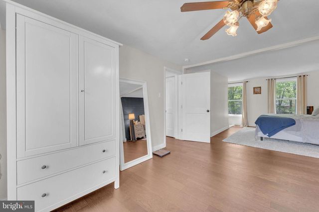 18 COUNTRY CLUB LN, Marlton, NJ 08053