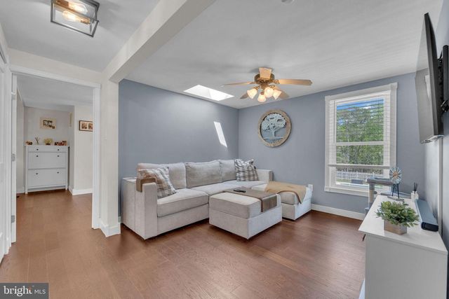 18 COUNTRY CLUB LN, Marlton, NJ 08053