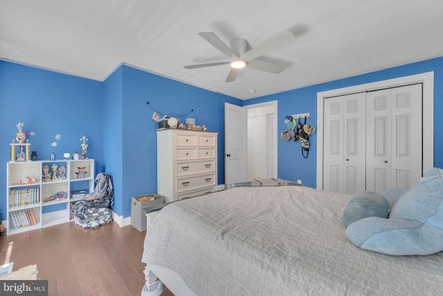 18 COUNTRY CLUB LN, Marlton, NJ 08053