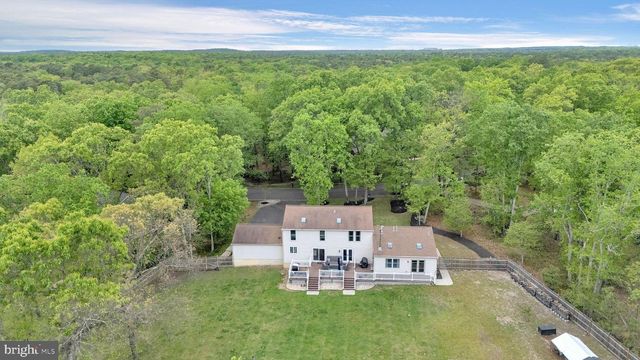18 COUNTRY CLUB LN, Marlton, NJ 08053