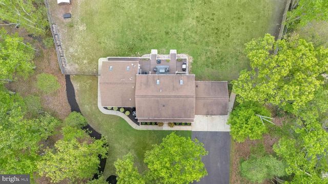 18 COUNTRY CLUB LN, Marlton, NJ 08053