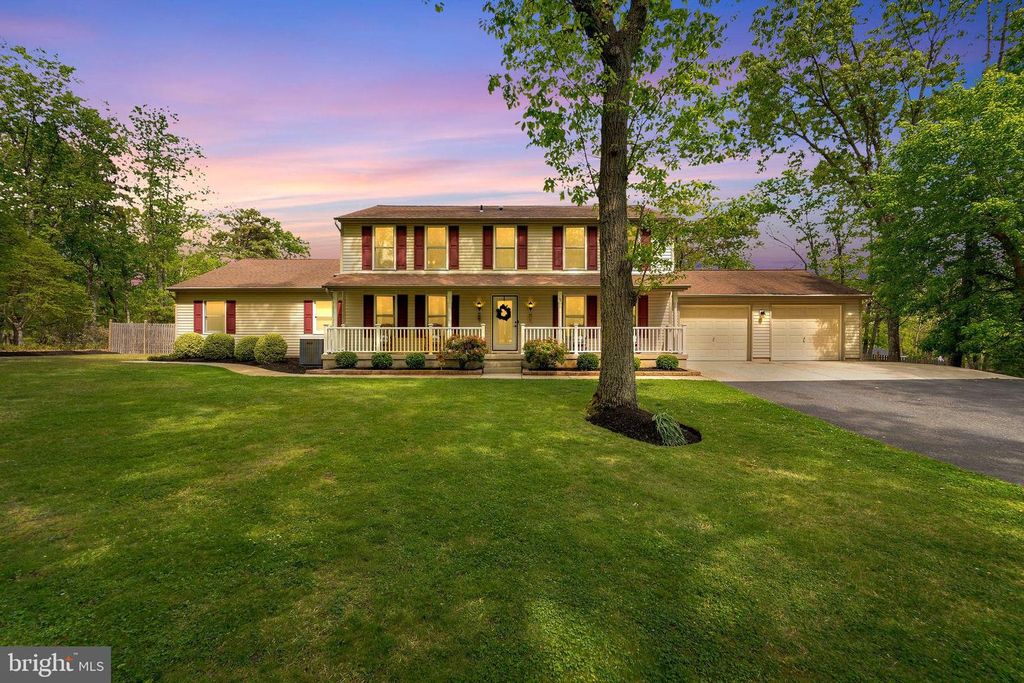 18 COUNTRY CLUB LN, Marlton, NJ 08053