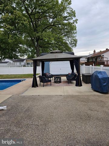 7947 ROXBURY DR, Glen Burnie, MD 21061