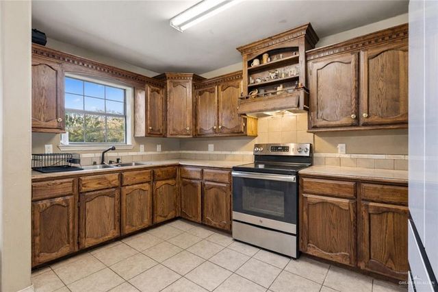 210 Mockingbird Lane, La Villa, TX 78538