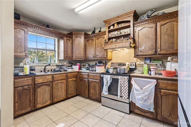 210 Mockingbird Lane, La Villa, TX 78538