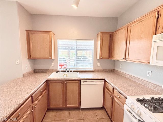 3850 Juno Beach Street 103, Las Vegas, NV 89129