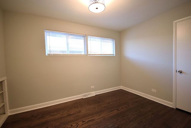 3133 W 101st Place, Evergreen Park, IL 60805