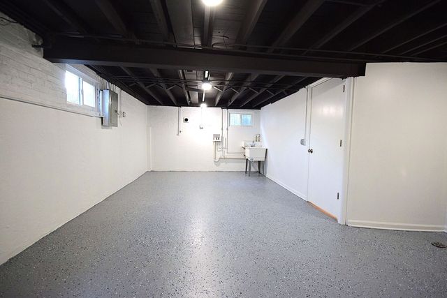 3133 W 101st Place, Evergreen Park, IL 60805