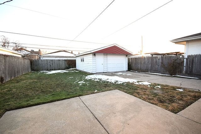 3133 W 101st Place, Evergreen Park, IL 60805