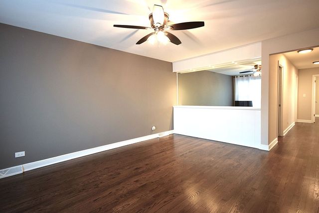 3133 W 101st Place, Evergreen Park, IL 60805