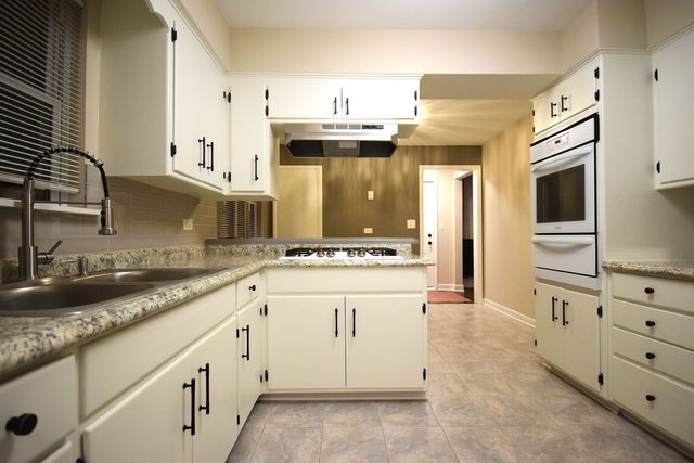 3133 W 101st Place, Evergreen Park, IL 60805