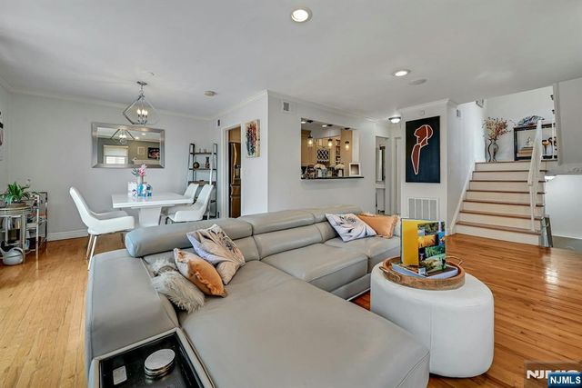 9 Yorkview Drive A3, Edgewater, NJ 07020