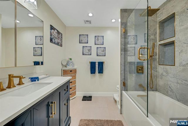 9 Yorkview Drive A3, Edgewater, NJ 07020