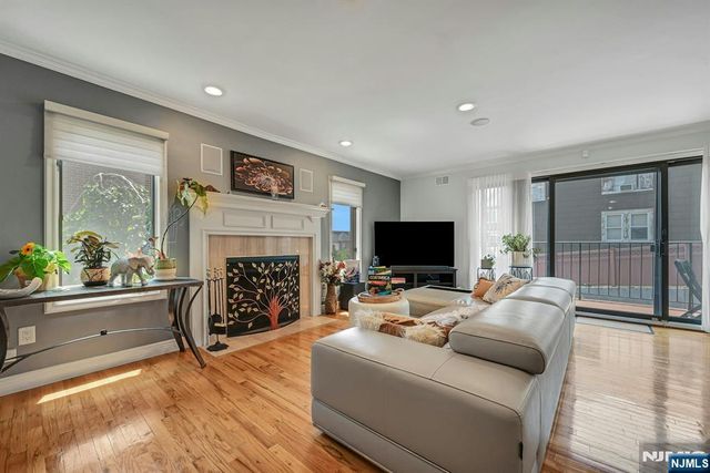 9 Yorkview Drive A3, Edgewater, NJ 07020