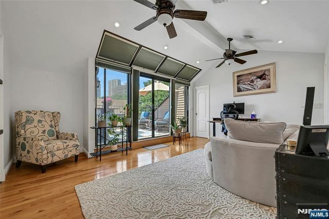 9 Yorkview Drive A3, Edgewater, NJ 07020