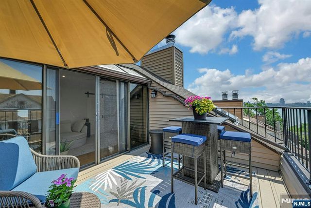 9 Yorkview Drive A3, Edgewater, NJ 07020