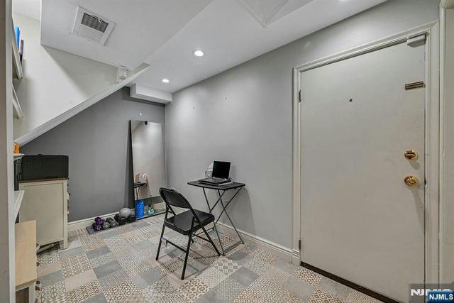 9 Yorkview Drive A3, Edgewater, NJ 07020