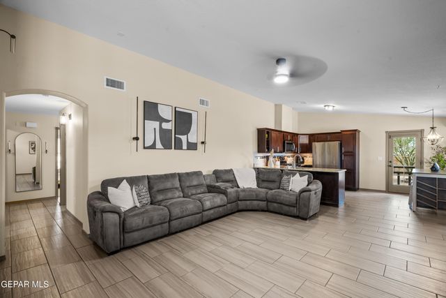 2840 TIERRA BENJI Place, El Paso, TX 79938