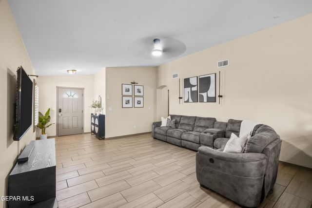 2840 TIERRA BENJI Place, El Paso, TX 79938