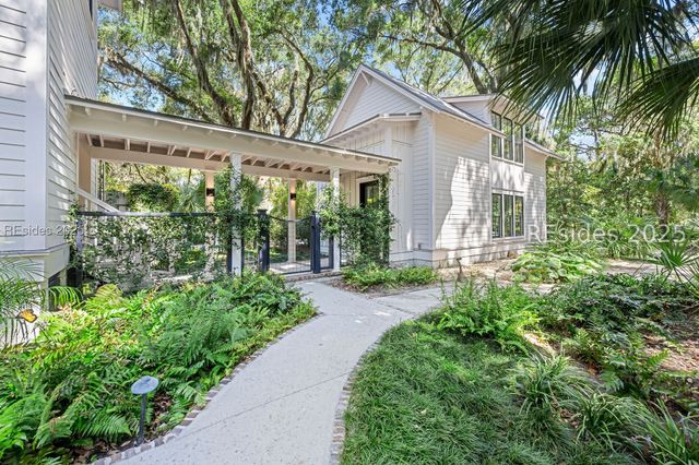 303 Spring Island Dr, Okatie, SC 29909